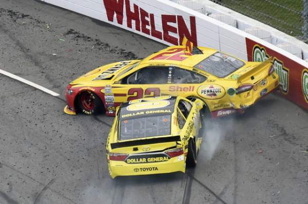 More drama makes Martinsville another Chase race to remember