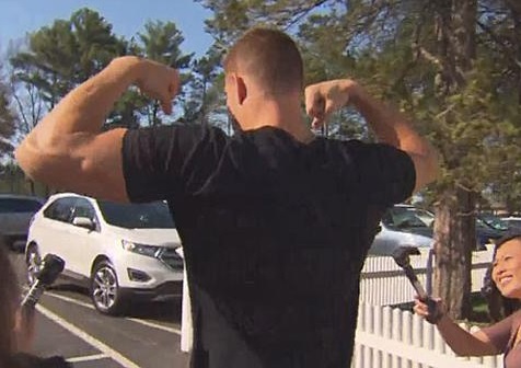 Rob Gronkowski flexes