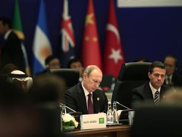 World leaders pressed for response to Paris attacks