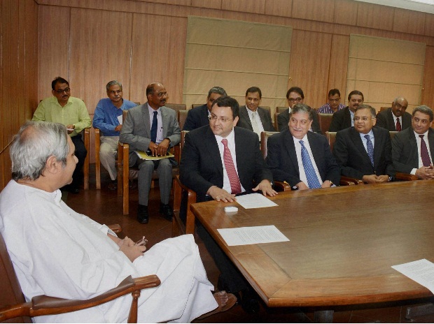 Odisha Chief Minister Naveen patnaik with Chairman of TATA Group Cyrus Pallonji Mistry at the Secretariat in Bhubaneswar