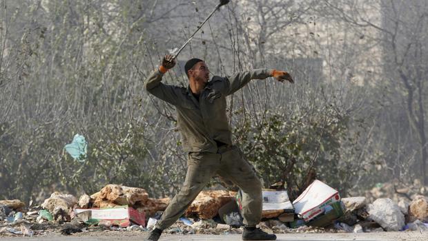 Israel approves stiff penalties against rock throwers