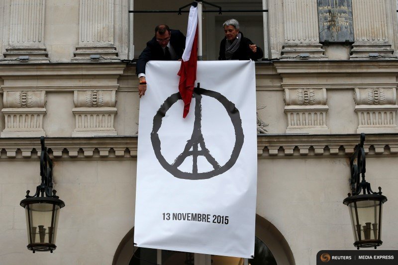 As Paris mourns plans for COP21 protests proceed