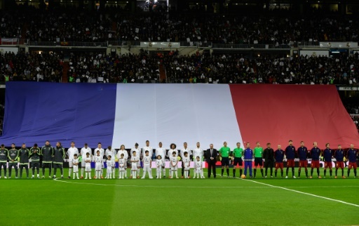 Paris victims honoured at El Clasico football match