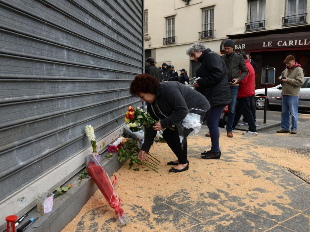 Parisians Use Hashtag #PorteOuverte, 'Open Door,' for Those Seeking Shelter