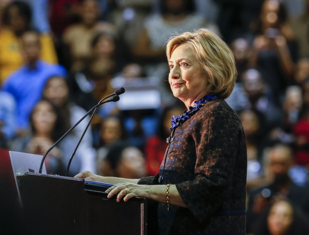 Hillary Clinton's Response to a Bank Robber in a Hillary Mask 'Should I Be Flattered?&#39