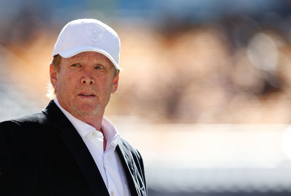 PITTSBURGH PA- NOVEMBER 08 Owner Mark Davis of the Oakland Raiders on the field before the start of the game against the Pittsburgh Steelers at Heinz Field