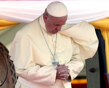 UK-POPE-AFRICA:Pope Francis visits Ugandan shrine amid gay rights debate