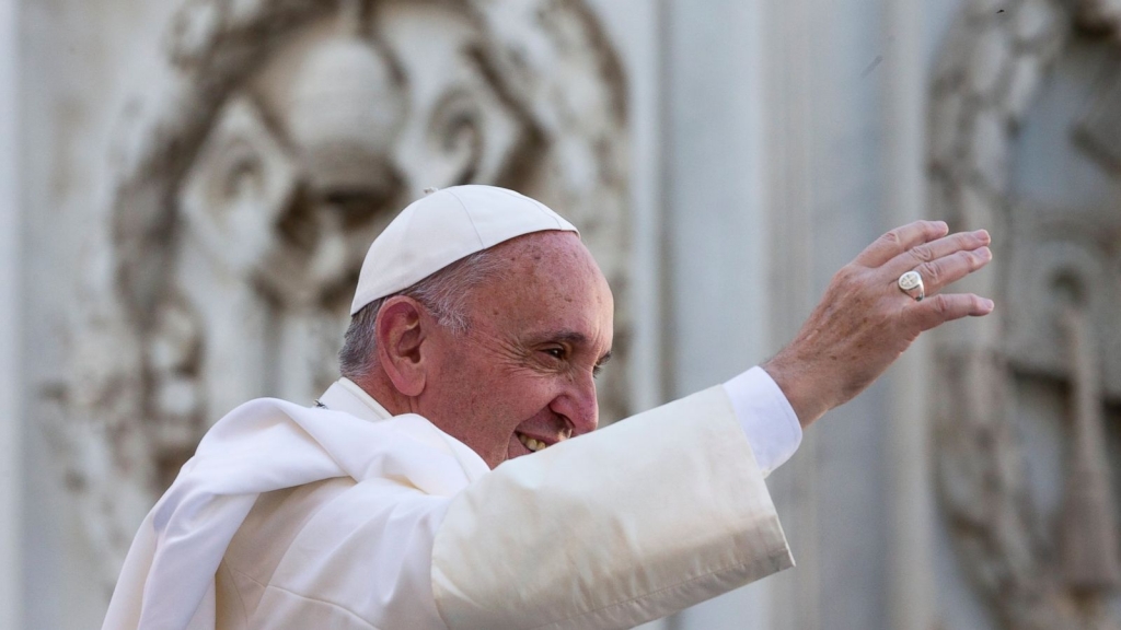 Pope deplores Vatican leaks vows reforms will continue