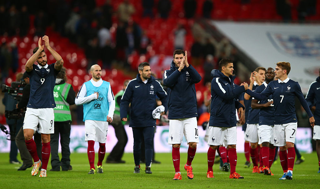 Football fans unite to sing French anthem in London