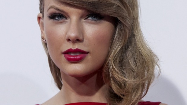 Taylor Swift is being sued for her song Shake if off