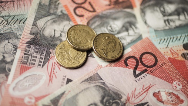 After an initial spike to US72.04c the Australian dollar eased to US71.62c once the accompanying comments by RBA governor Glenn Stevens were digested