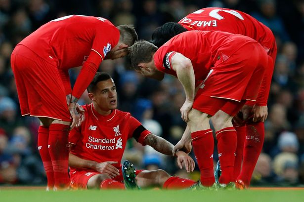 Philippe Coutinho sustains an injury before being substituted