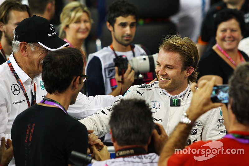 F1 Nico Rosberg Takes The Pole At Abu Dhabi Grand Prix