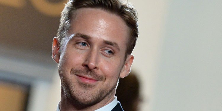 Ryan Gosling Orbiting Damien Chazelle's Neil Armstrong Movie At Universal?