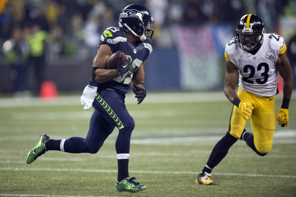 Nov 29 2015 Seattle WA USA Seattle Seahawks wide receiver Doug Baldwin catches a pass for a touchdown during the fourth quarter in a game against the Pittsburgh Steelers at Century Link Field. The Seahawks won 39-30. Mandatory Credit Troy Wayryn