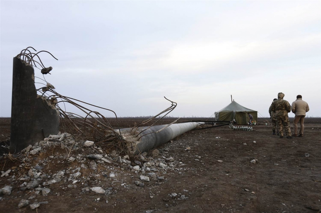 Image Security personnel near the village of Chaplynka