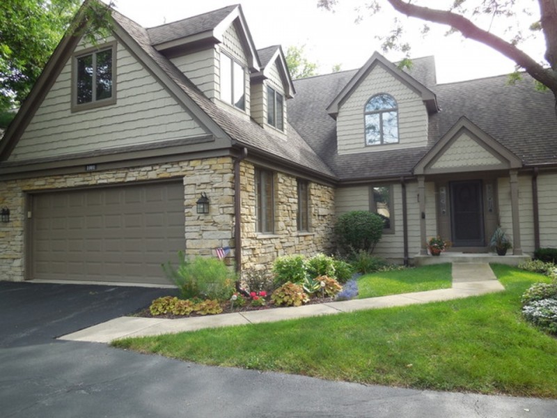 Wow House! Vaulted Ceiling Skylights Deck