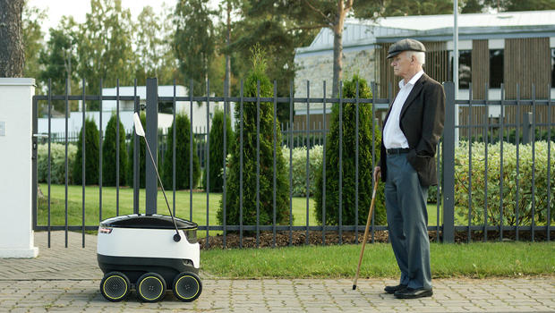 Forget drones, Starship wants to deliver packages by self-driving robot