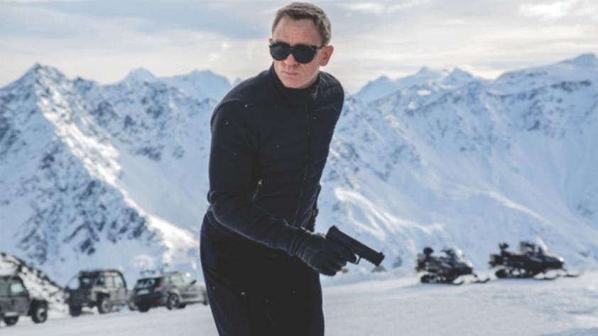 'Spectre' fends off 'Peanuts,' 'Coopers' for No. 1