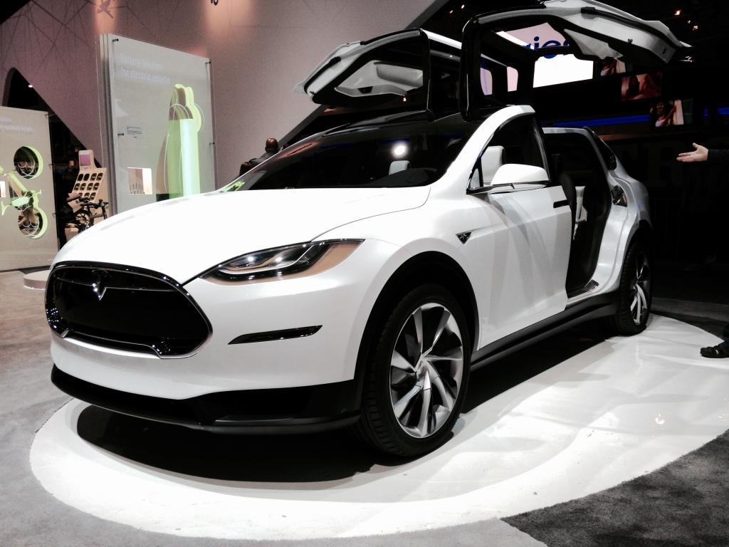 Tesla Model X configurator launches in earnest