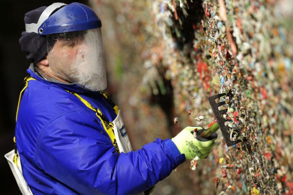 Gum wall