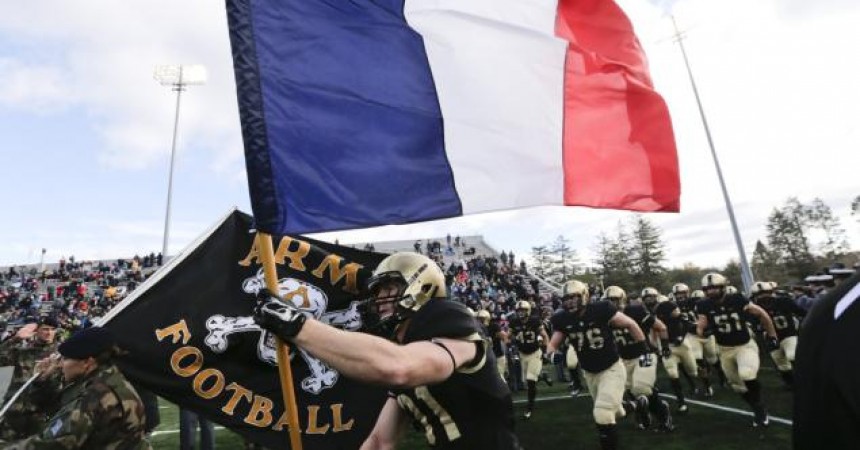 Academy football six-pack: Navy's chance at New Year's bowls, Army's a