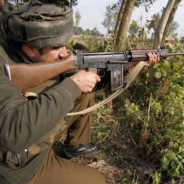 Pak violates ceasefire in J&K, two Army jawans killed