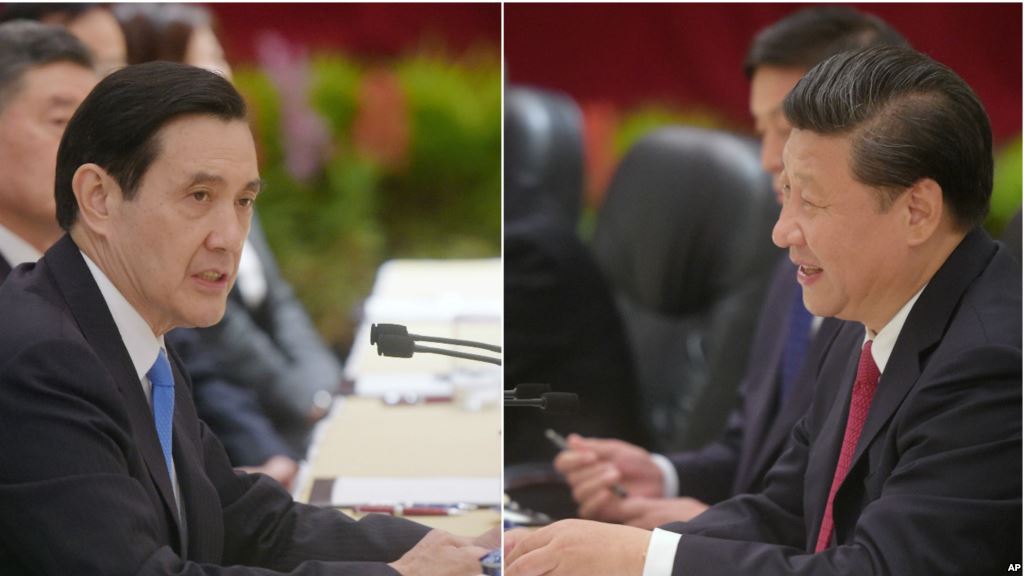 Taiwan President Ma Ying-jeou left and Chinese President Xi Jinping hold historic face-to-face talks in Singapore Nov. 7 2015. It is the first such meeting between leaders of the two countries in more than 60 years