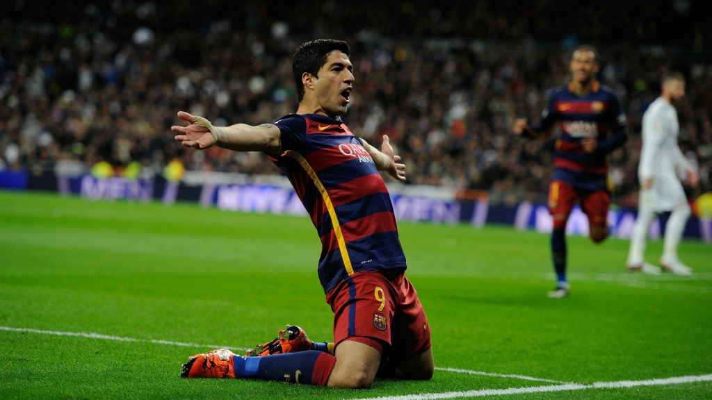 Suarez scores twice in Clasico battering