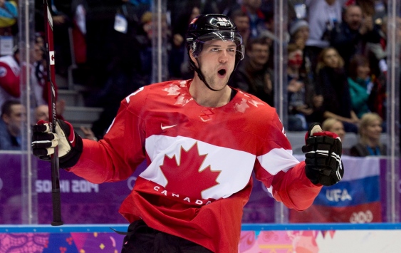 Tyler Seguin Made A Teenage Girl Openly Weep After Throwing Her A Puck