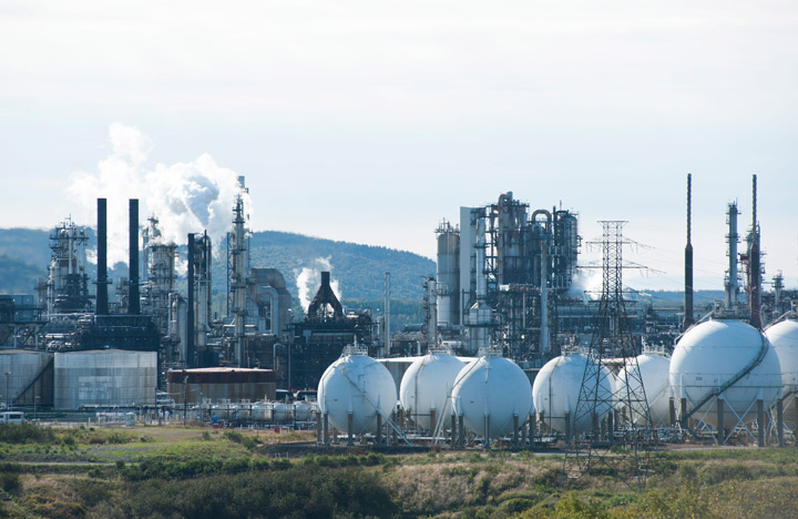 The Irving Oil refinery in Saint John N.B. is shown