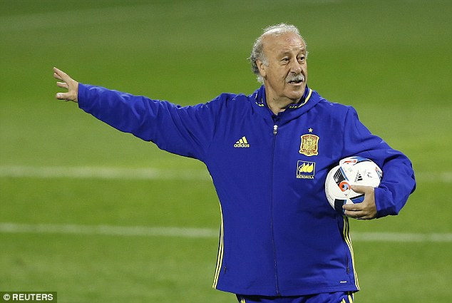 Vicente del Bosque will lead his Spain team into battle against England in Friday night's friendly in Alicante