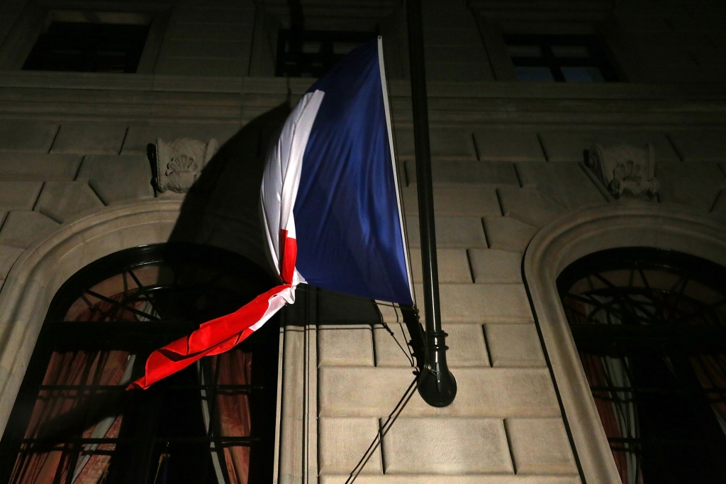 Paris shootings in city centre and explosion at Stade de France