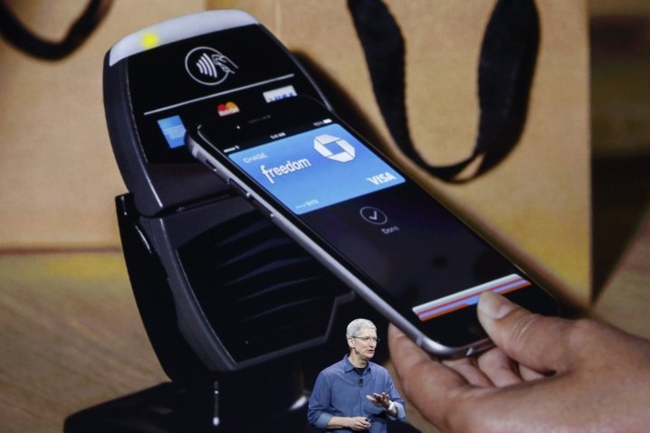 Walgreens First with Apple Pay Loyalty Card Support