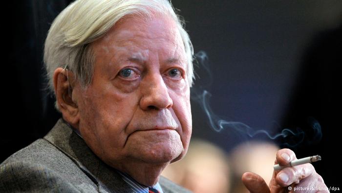 Former West German Chancellor Helmut Schmidt dies aged 96