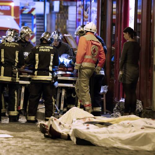 Several killed in shooting outside Paris restaurant