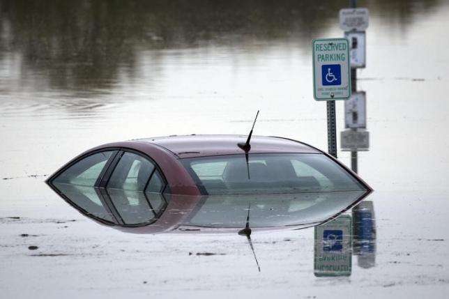 Three killed 185,000 left without power after Washington state storms