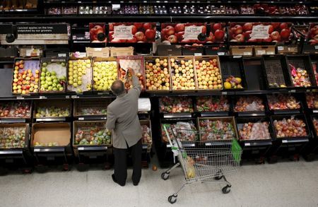 UK-BRITAIN-RETAIL:UK retail sales leap as shoppers boost pre Xmas spending