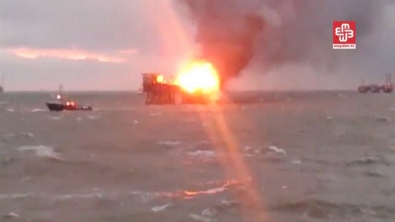 Thirty-two workers have died after an offshore oil platform operated by Azerbaijan's state energy company SOCAR caught fire in the Caspian S