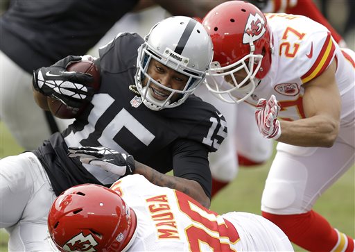 Chiefs spear Raiders in Oakland