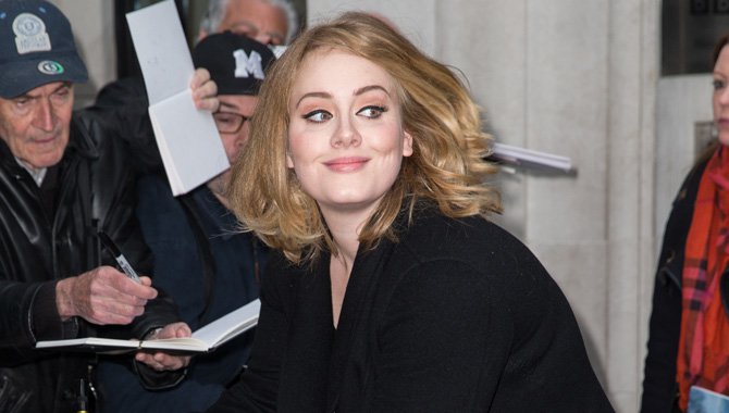 Adele’s 25 is breaking all chart records