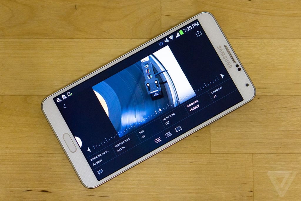 Lightroom is now entirely free on mobile