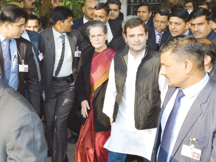 Govt. targeting political rivals, says Sonia as Congress unites behind her, Rahul