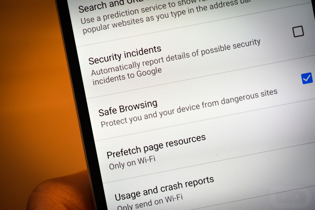 Chrome will now try to stop you from visiting dangerous websites on Android