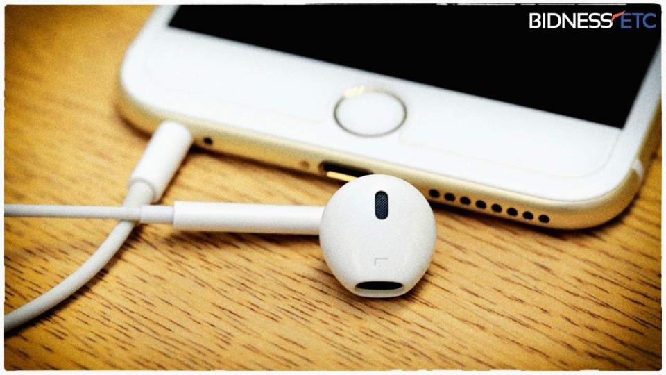 Apple Inc To Remove Headphone Jack From iPhone 7 Bad News For Square Inc