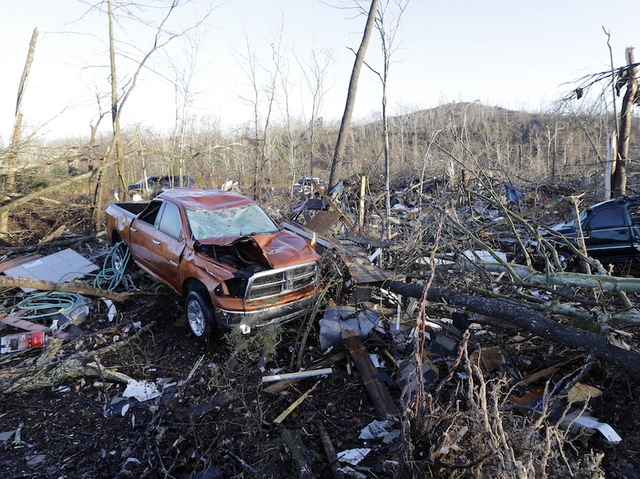 Severe storms kill six in Southern US, snarl holiday traffic