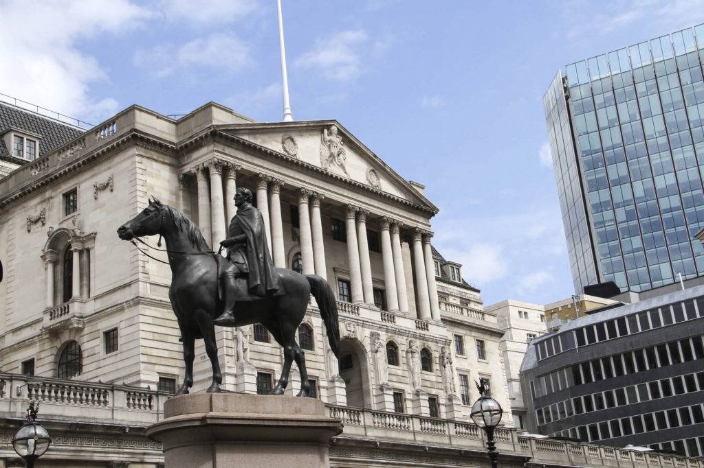 Bank of England points to new oil price fall, slower wage growth