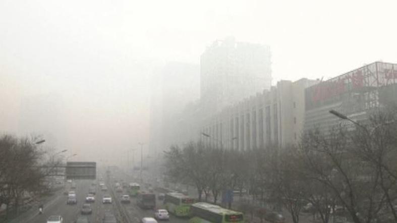 Air pollution in Beijing hits hazardous levels