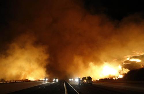 Wildfire burns 1200 acres outside Los Angeles, closes highway