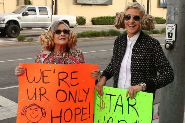 Ellen De Generes sold Star Wars tickets with Carrie Fisher on the street